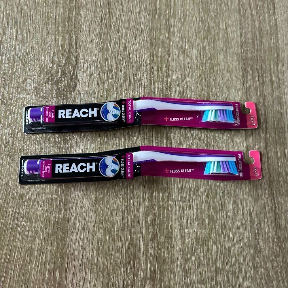 NEW … REACH “Set Of 2” Total Care Floss Clean Toothbrushes